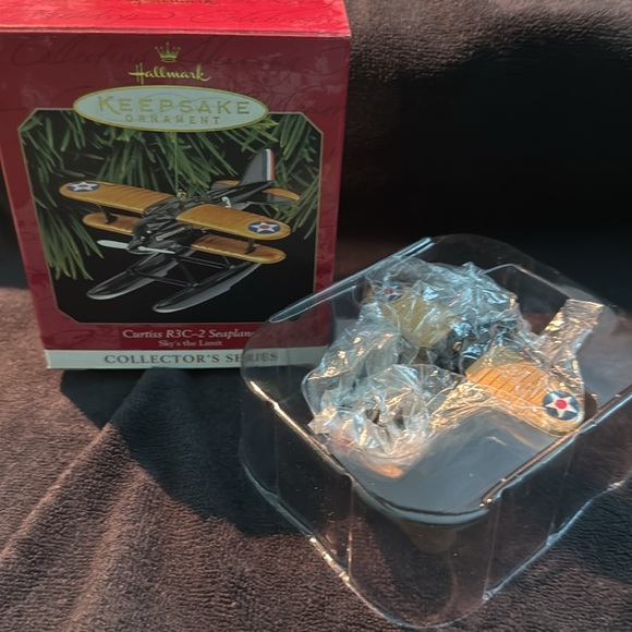 NIB Hallmark Keepsake Curtiss R3C-2 Seaplane Ornament 3rd in series - Picture 3 of 6